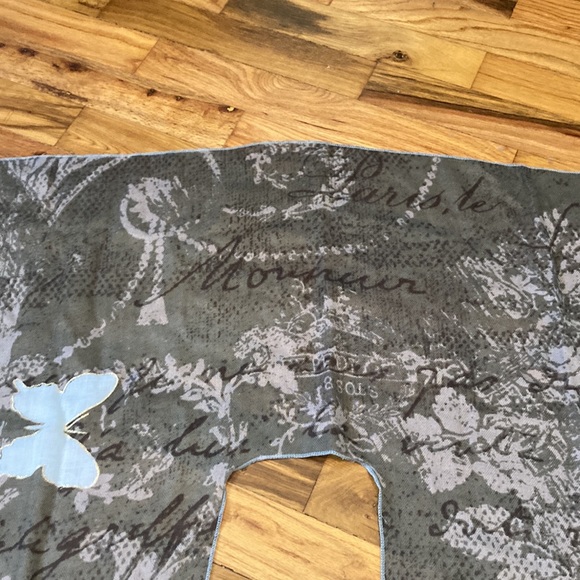 byDesign ‘Artists Series’ Shawl Butterfly Drape One Size Measures 41”x 54” flat. - Picture 11 of 16